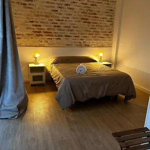  Habitación en casa particular A 5 Minutos Andando Del Casco Viejo, Ayuntamiento, Plaza Circular Y Gran Via De Y Proximo A 2 Lineas De Metro